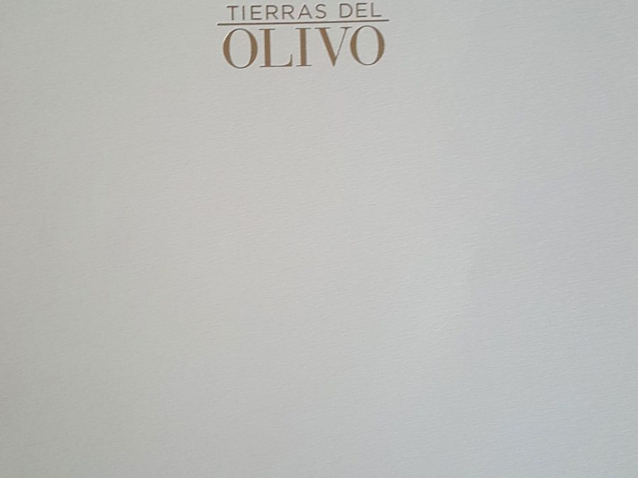 Cap. “Composición y Calidad de los Aceites de Oliva Vírgenes Extra. Influencia de la variedad”. Algunas contribuciones sobre olivicultura y elaiotecnia desde la perspectiva de la experiencia. GEA Westfalia Separator Andalucía S.L. 2009.